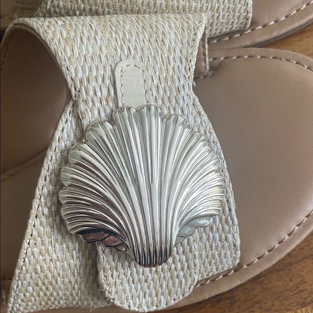 Universal Thread Tan Shell-Decorated Slide Sandals - Picture 4 of 4